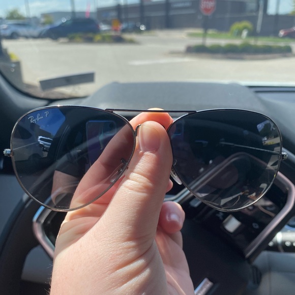 Ray-Ban Polarized Aviator sunglasses - Picture 1 of 5
